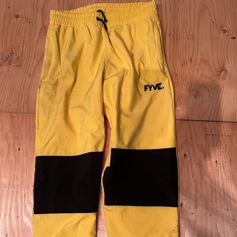 FYVE Snow Pants - Yellow with Black Knees